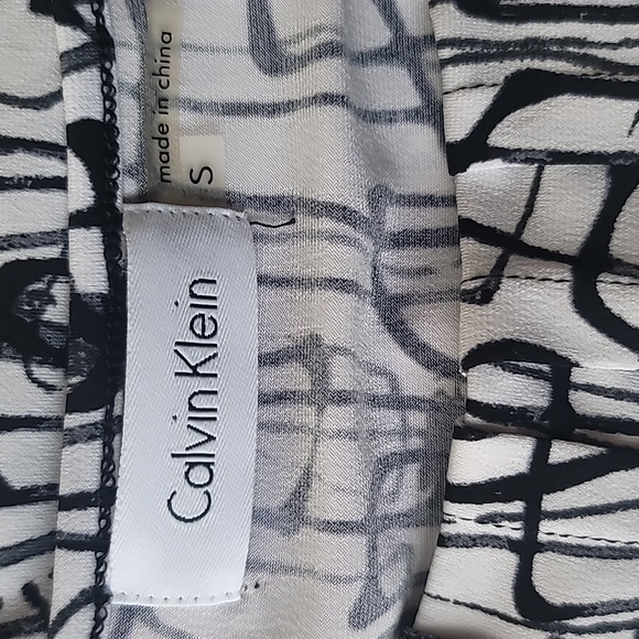 Calvin Klein Sleeveless Blouse, Size Small, Color White/Black - Picture 6 of 6